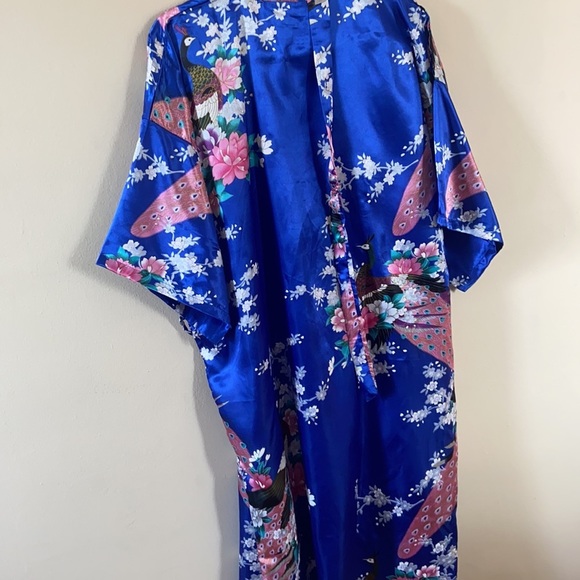 Vintage Royal Blue Kimono Silky Satin Floral Large Pink Bird Robe Sleepwear - Picture 6 of 7
